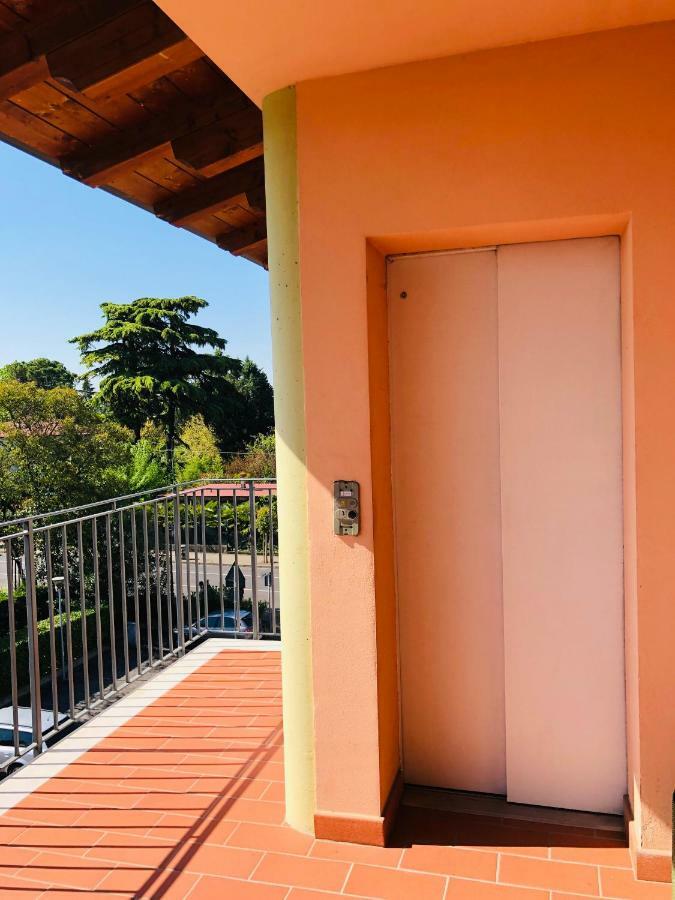 Appartamento Peschiera - Zona Ospedale Pederzoli Пескьера-дель-Гарда Экстерьер фото