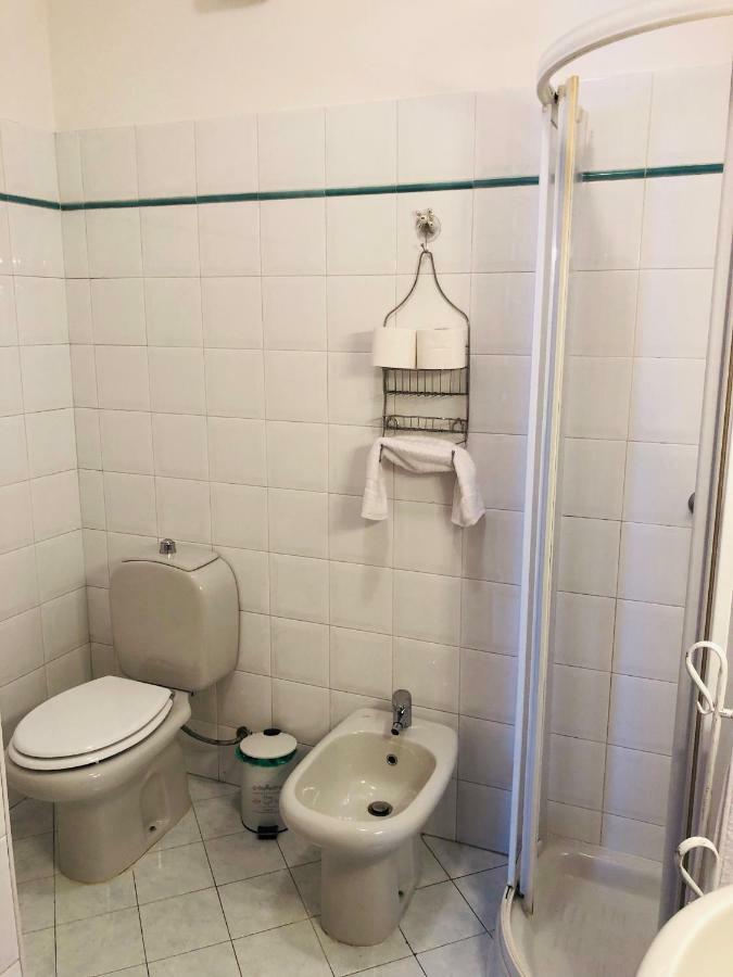 Appartamento Peschiera - Zona Ospedale Pederzoli Пескьера-дель-Гарда Экстерьер фото